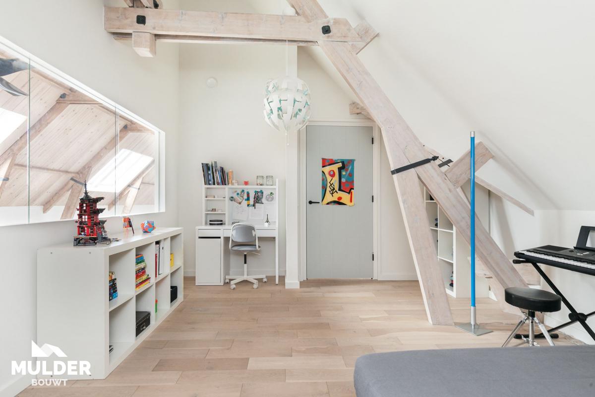 Van schoolgebouw naar 4 woningen