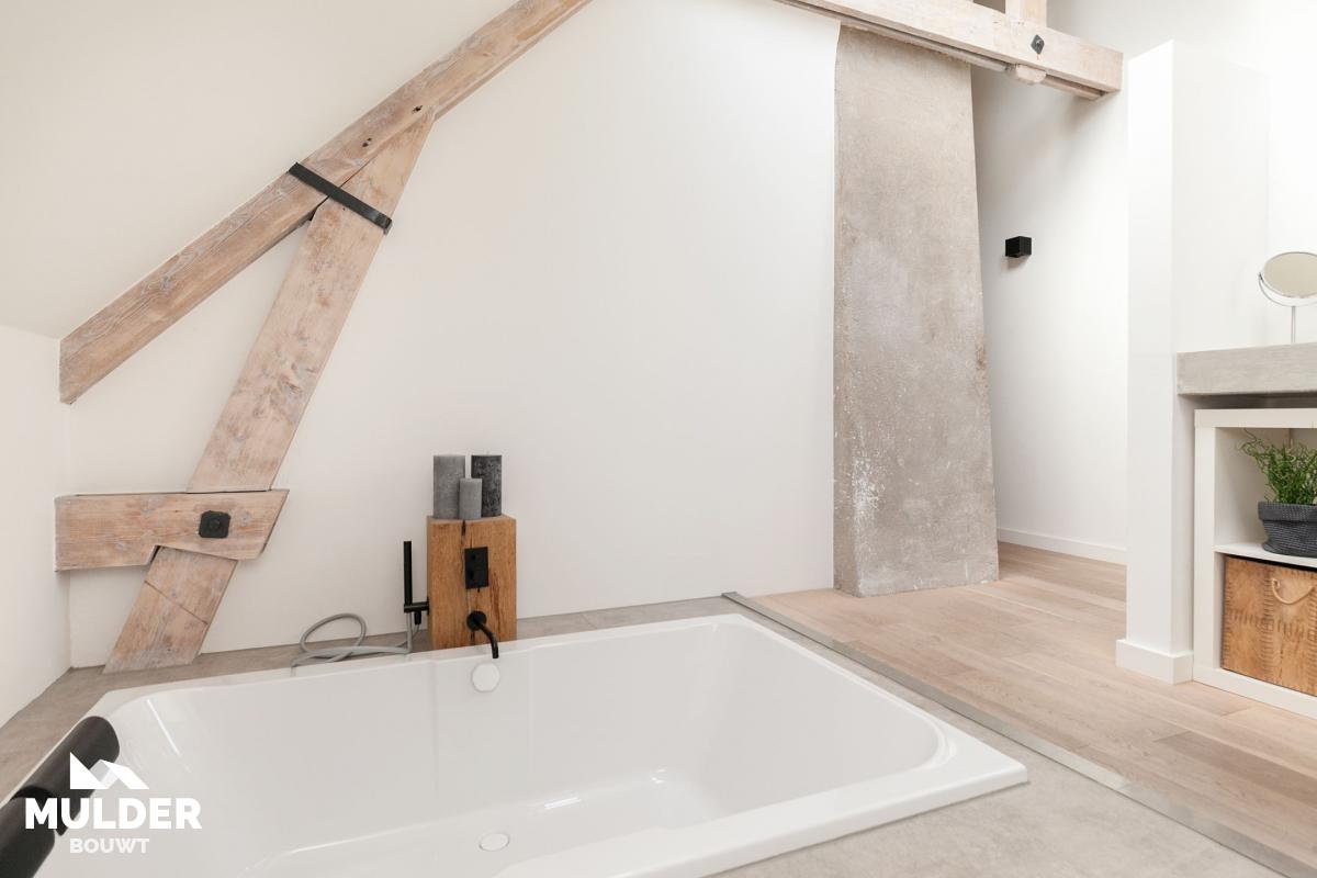 Van schoolgebouw naar 4 woningen