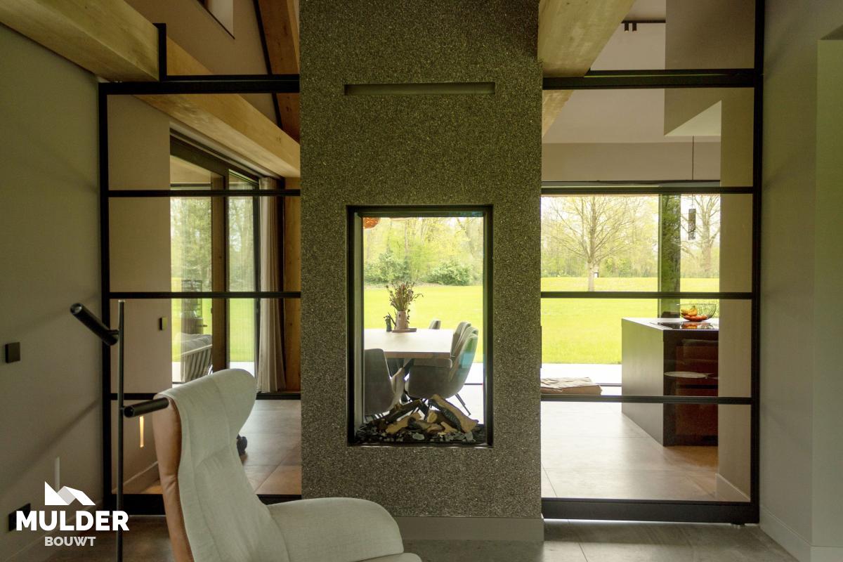 Woonvilla met bijgebouwen in Bornerbroek