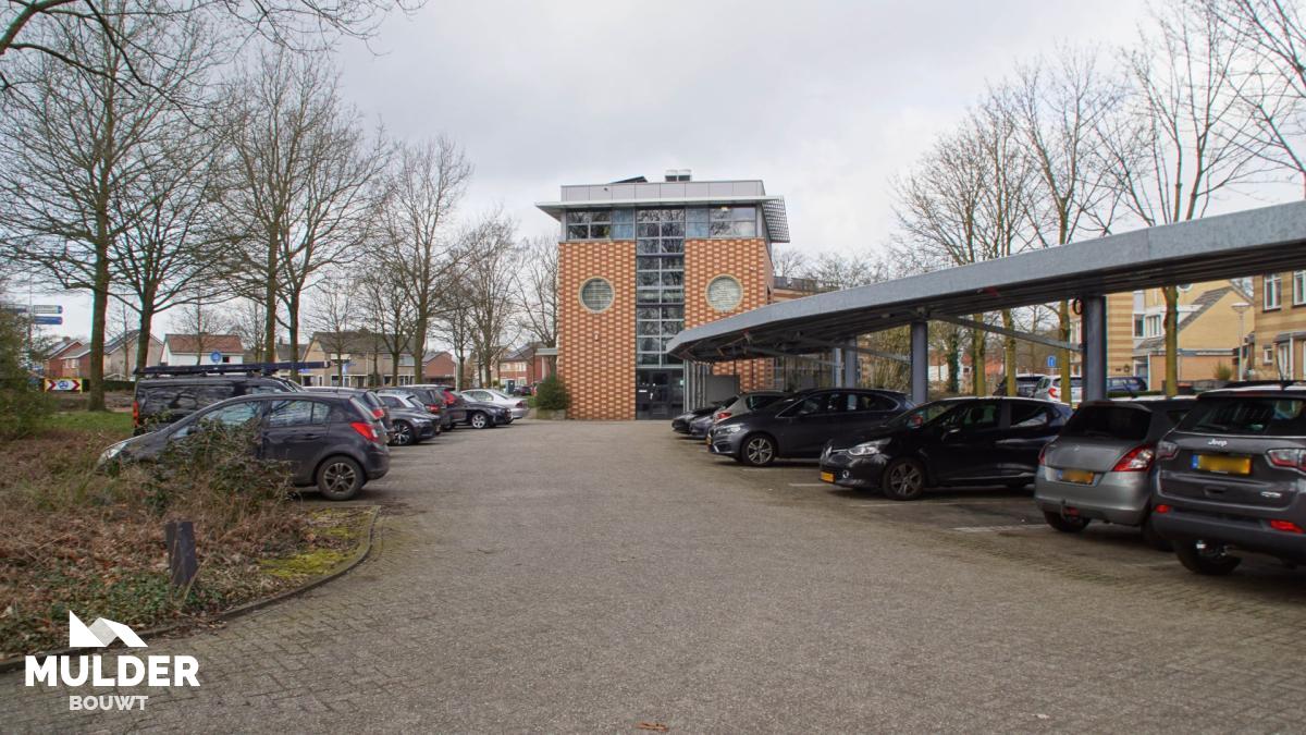 Parkeergelegenheid en doucheruimte voor een bedrijf 
