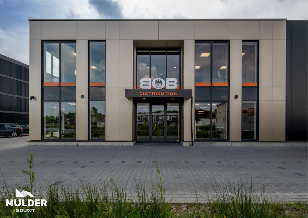 Bedrijfspand a/d Rientjesoven 30a, Borne