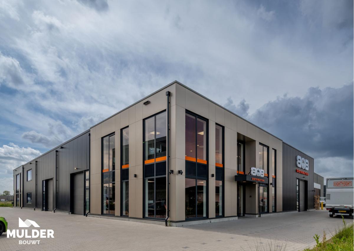 Bedrijfspand a/d Rientjesoven 30a, Borne
