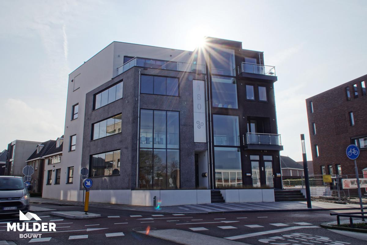Kantoor en appartementen in Enschede