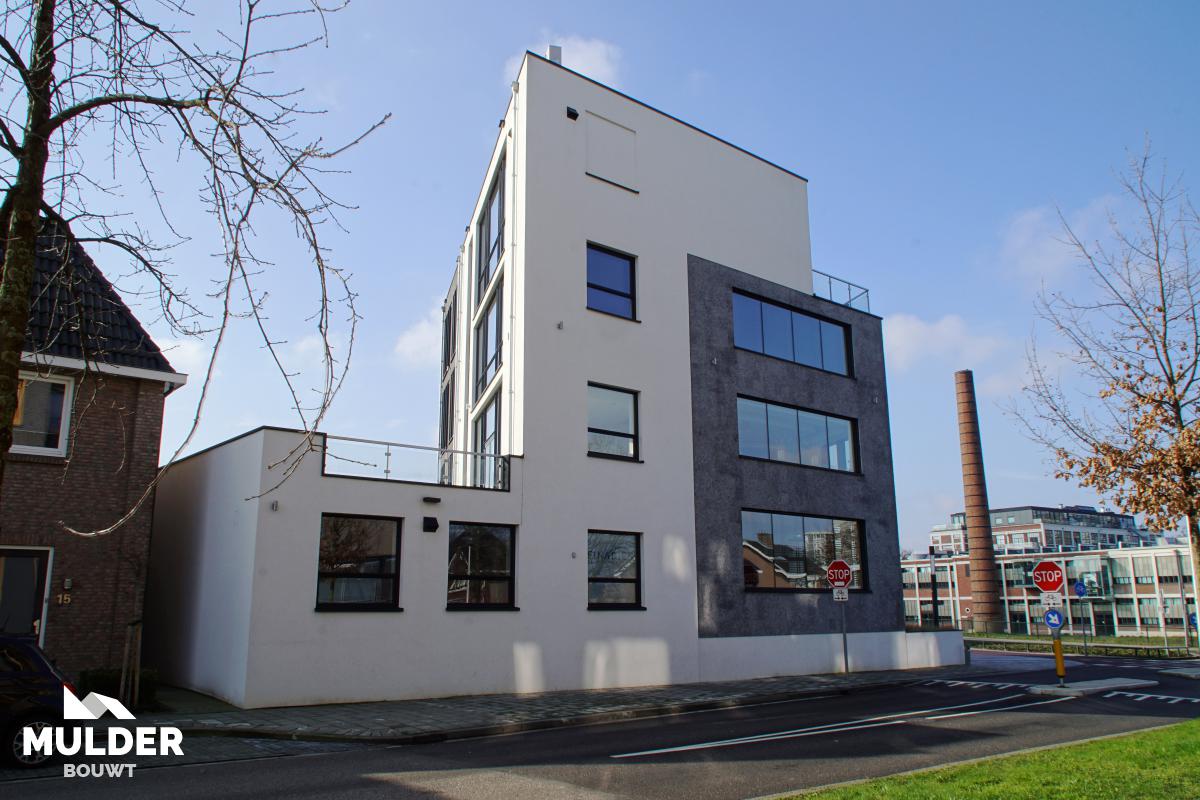 Kantoor en appartementen in Enschede