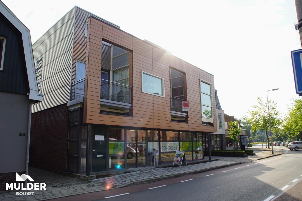 Kantoorpand met appartementen