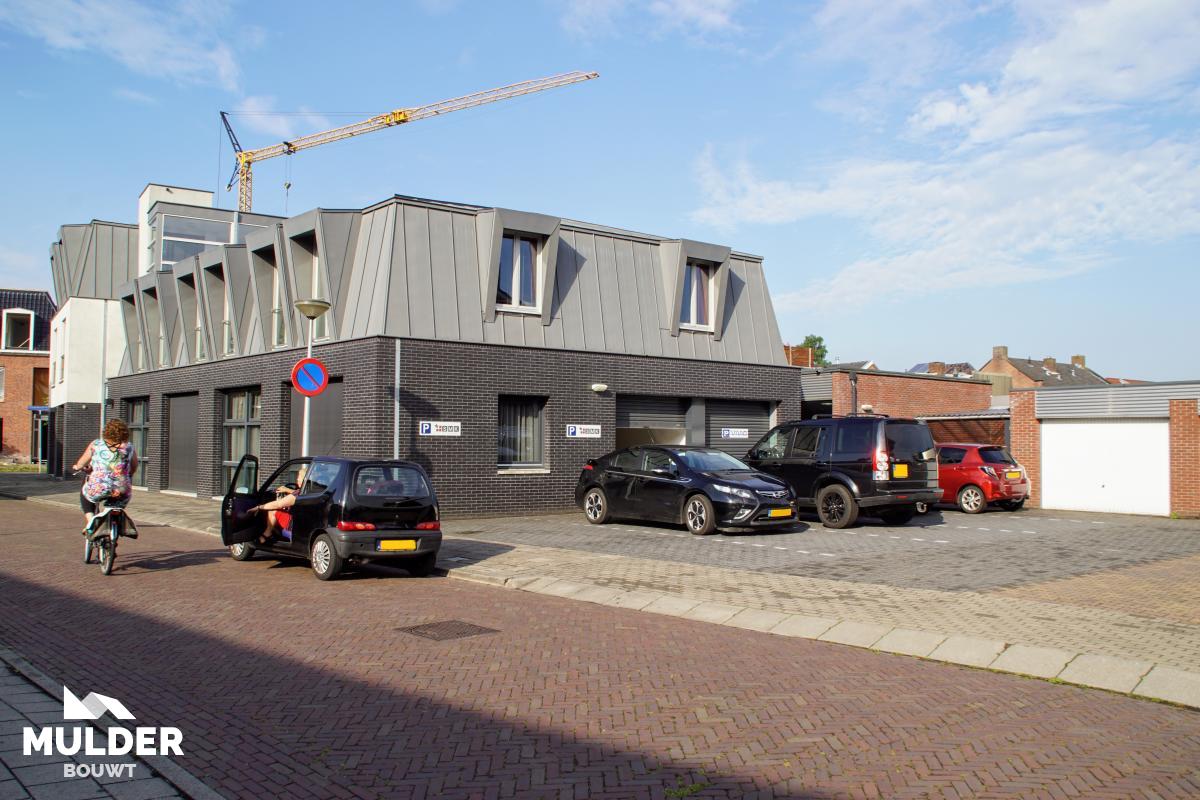 Kantoorpand met appartementen