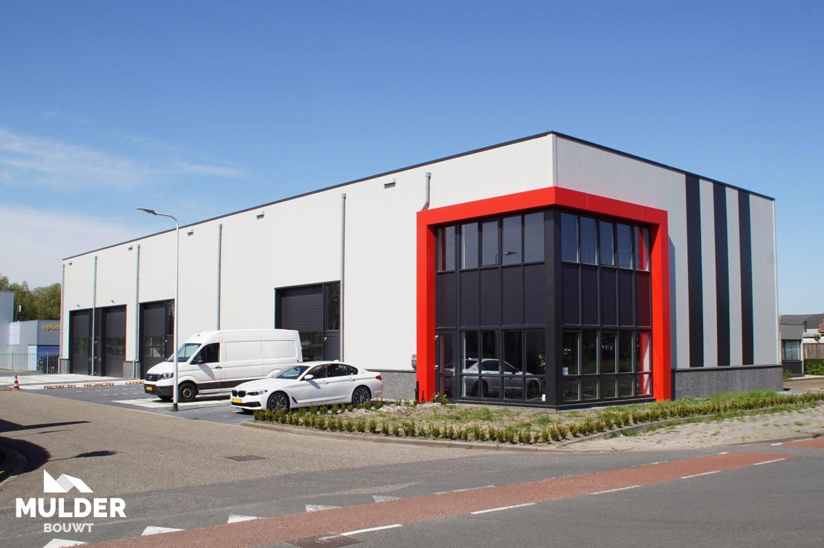Bedrijfspand in Almelo