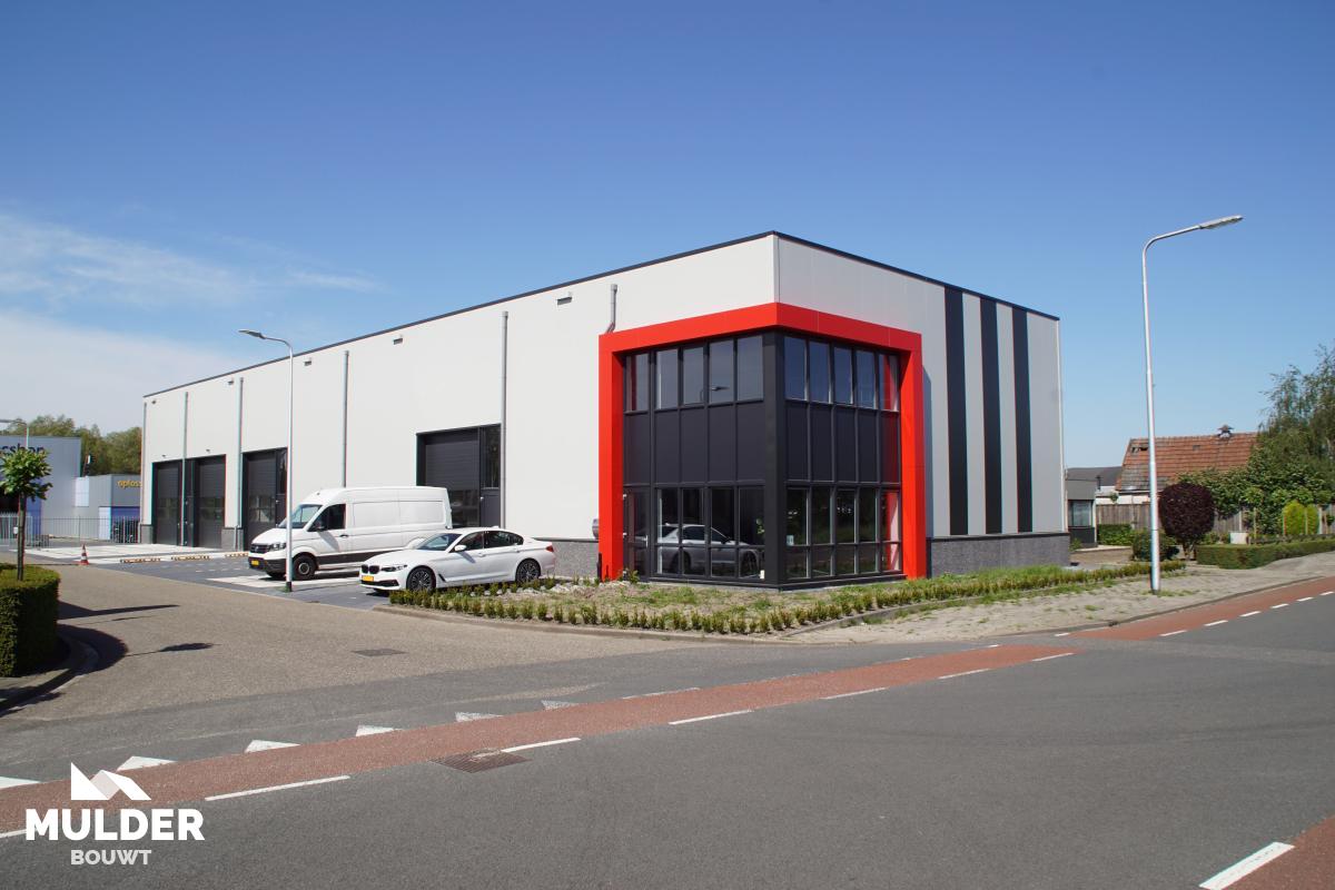 Bedrijfspand in Almelo