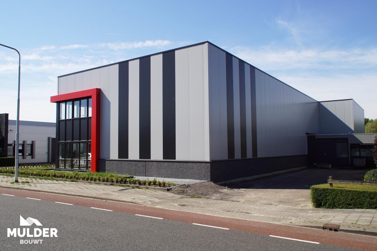 Bedrijfspand in Almelo