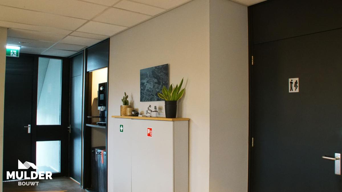 Parkeergelegenheid en doucheruimte voor een bedrijf 