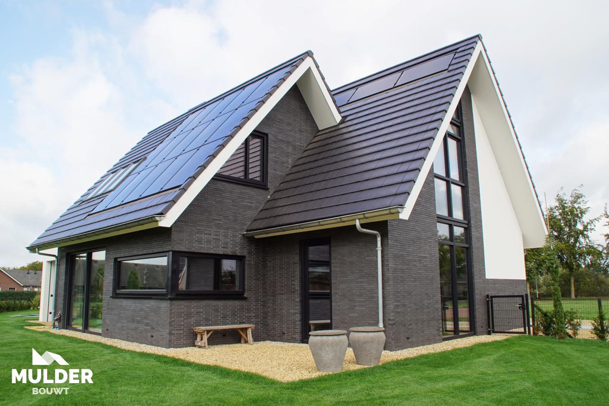 Modern woonhuis met dubbele kap