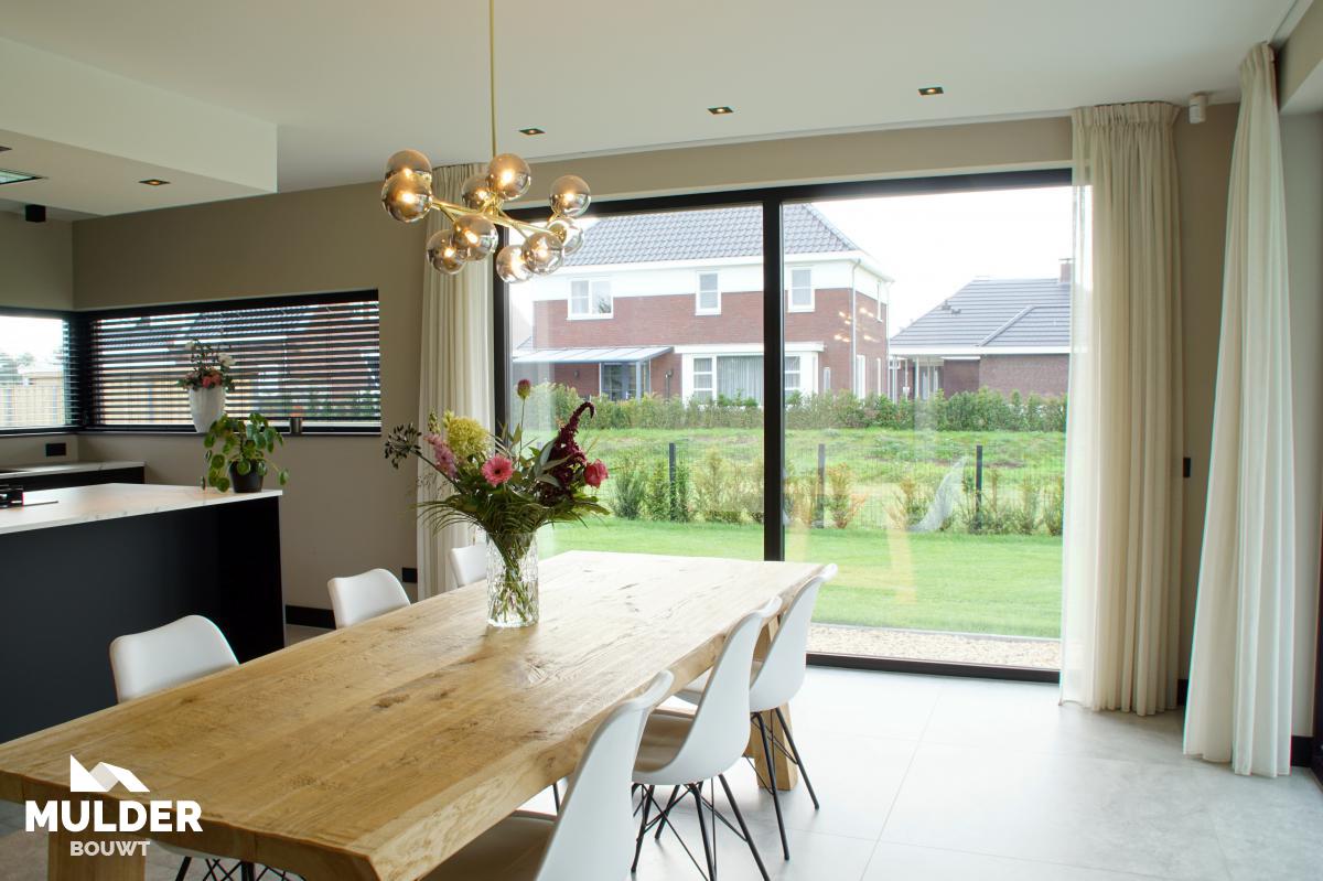 Modern woonhuis met dubbele kap
